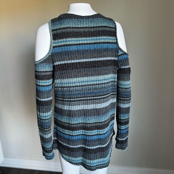 Elan Striped Lace-Up Cold Shoulder Knit Top With Flare Sleeves - Picture 4 of 6